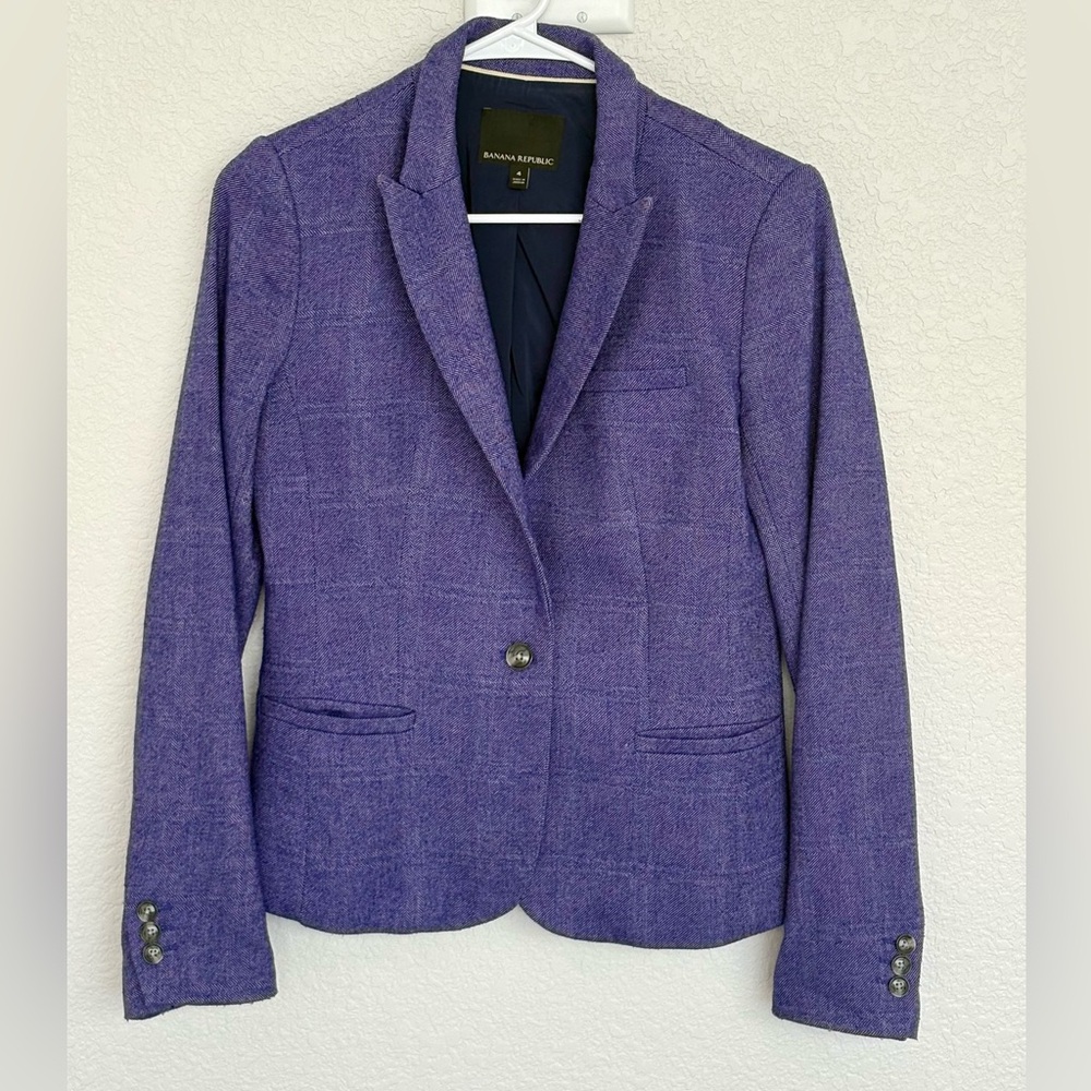 Banana Republic Women's Violet Tweed Blazer. Size 4